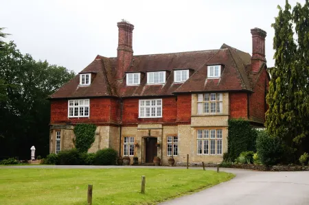 Champneys Forest Mere Отели в г. Рогейт