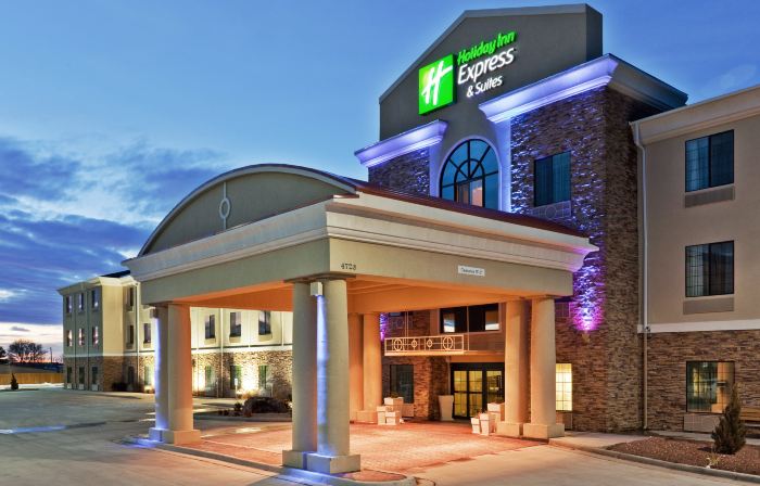 Holiday Inn Express & Suites CLOVIS by IHG