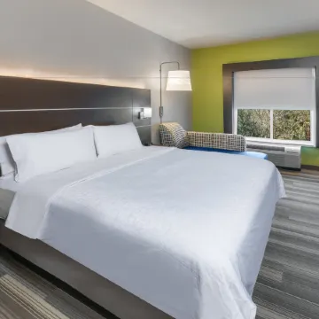 Holiday Inn Express & Suites PICAYUNE-STENNIS SPACE CNTR. by IHG