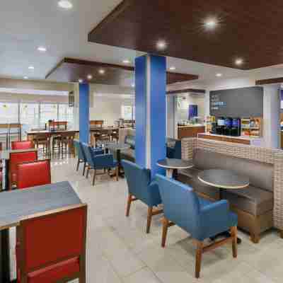 Holiday Inn Express & Suites Oakhurst-Yosemite Park Area Dining/Meeting Rooms