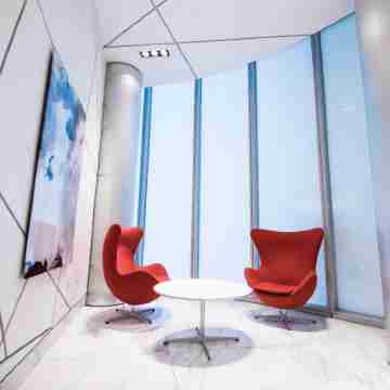 Stylish Monochrome 1Br Unit in the Heart of Toronto Others