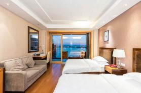 湖景度假公寓綠城6號樓（新安北路1號分店）