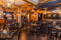Prestige Hudson Bay Lodge, Premier Collection فنادق في سميثرز