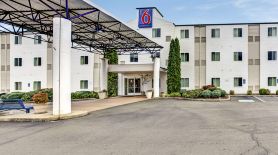 Motel 6 Roseburg, or