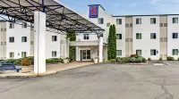 Motel 6 Roseburg, or Hotels in Roseburg