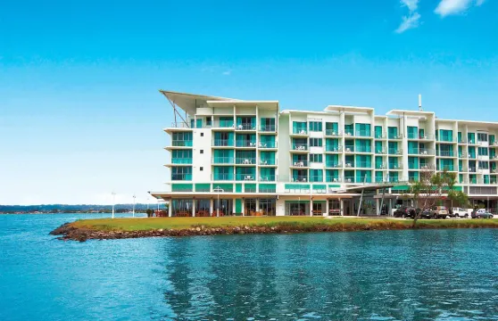 巴利那拜倫華美達套房酒店