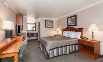 Travelodge by Wyndham Sylmar CA