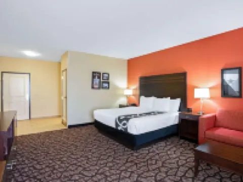 La Quinta Inn & Suites by Wyndham Pecos Hotels in Pecos