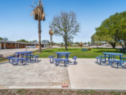 OYO Hotel Luling TX Downtown I-10/US-90 Hotels in Luling