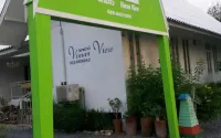Viman View Hotels in Hin Tung