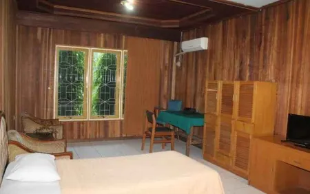 Hotel Makmur Отели в г. Джамби