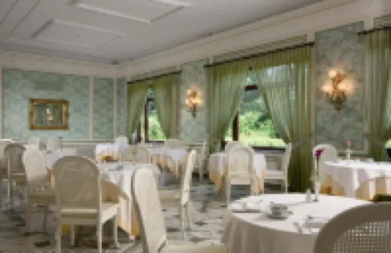 德拉威樂大酒店