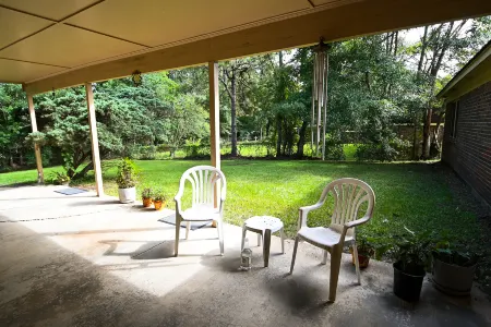 Comfortable Luxury, Superior Quality, Two Bedrooms Отели рядом с достопримечательностью «Университет Юг Алабама»