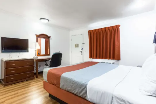 Motel 6 Mojave, CA - Airport