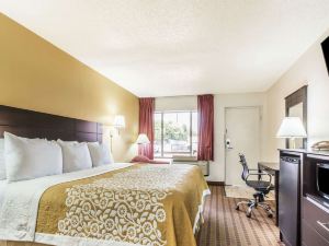 Days Inn by Wyndham South Fort Worth