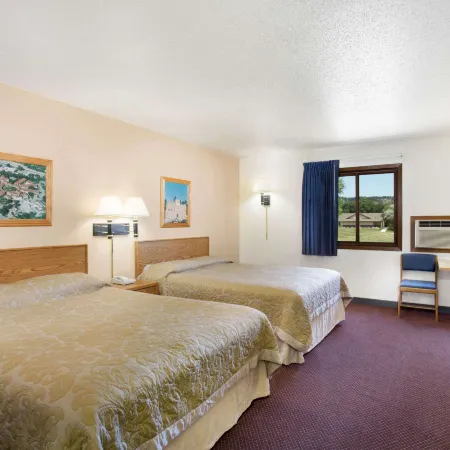 Super 8 by Wyndham Hot Springs