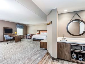 Hampton Inn & Suites Kittery-Portsmouth