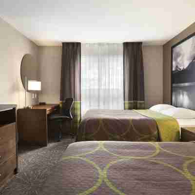 Super 8 by Wyndham Lloydminster Rooms