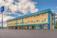 Umpqua Valley Hotel - parking