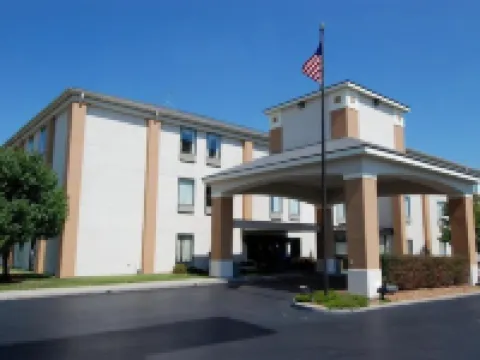 Quality Inn & Suites Near St Louis and I-255 Hotels in St. Clair County