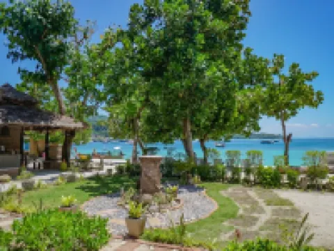 พีพีไนซ์บีชรีสอร์ท โรงแรมในเกาะพีพี