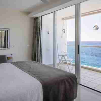 Ona Pearly Grey Rooms