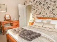 Brinks View Cottage Hotels in Bradwell