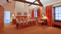 Centre of Britain Hotel