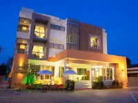 La Belle Hotel