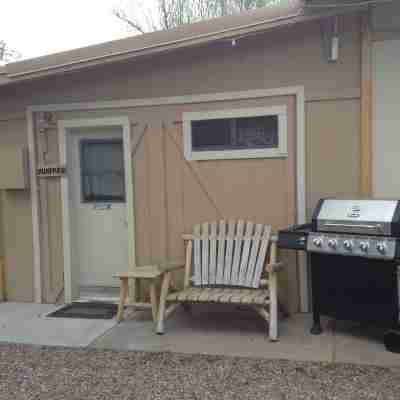 Rainbows End Fishing Resort Hotel Exterior