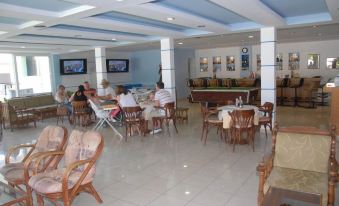 Anixis Hotel & Apartments