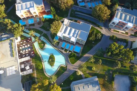 Rodos Palace Hotel Отели рядом с достопримечательностью «Kremasti Beach»