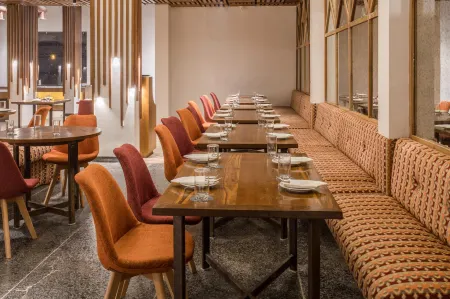 Centre Point Navi Mumbai Отели рядом с достопримечательностью «Nerul Balaji Temple»