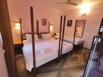 Maria Paulo Guest House Bar and Restaurant Hotels in Cola
