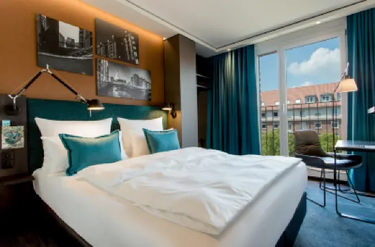 Motel One Hamburg-Fleetinsel Hotels near St. Michael's Church