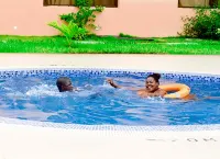 Luwa Evergreen Hotel - piscine