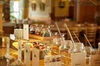 Flair Hotel Weinstube Lochner - breakfast