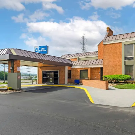 Best Western North Roanoke Отели в г. Ботетот