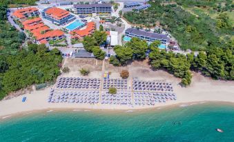 Lagomandra Beach Hotel