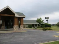 Super 8 by Wyndham Davenport - parkir