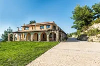 Akritas Ef Zin Villas & Suites