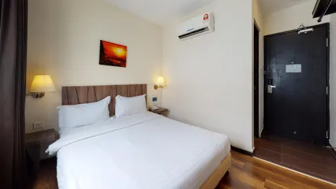 9 Square Hotel - Seri Kembangan