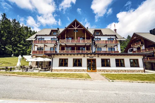 Pohorje Village Wellbeing Resort - Wellness & Spa Hotel Bolfenk Hôtels à : Visole