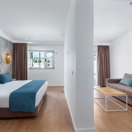 Kumara Serenoa by Lopesan Hotels