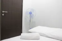 Comfy 2Br Apartment at Mekarwangi Square Cibaduyut Hotels near Masjid Qosrul Muttaqin