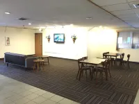 Rapids Inn & Suites
