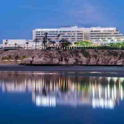 Crowne Plaza Muscat Hotel Exterior