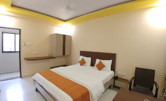 Hotel Matruchhaya - Near Lonavala Market Railway and Bus Station