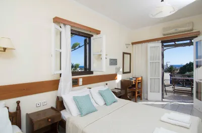 Holiday Beach Resort Santorini