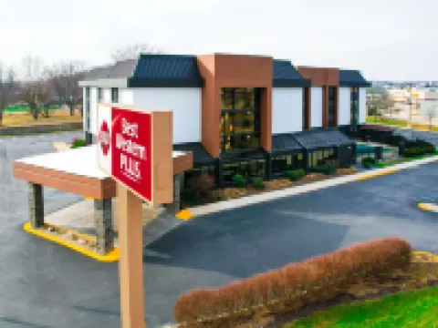 Best Western Plus Indianapolis North at Pyramids Hotels near Holliday Park